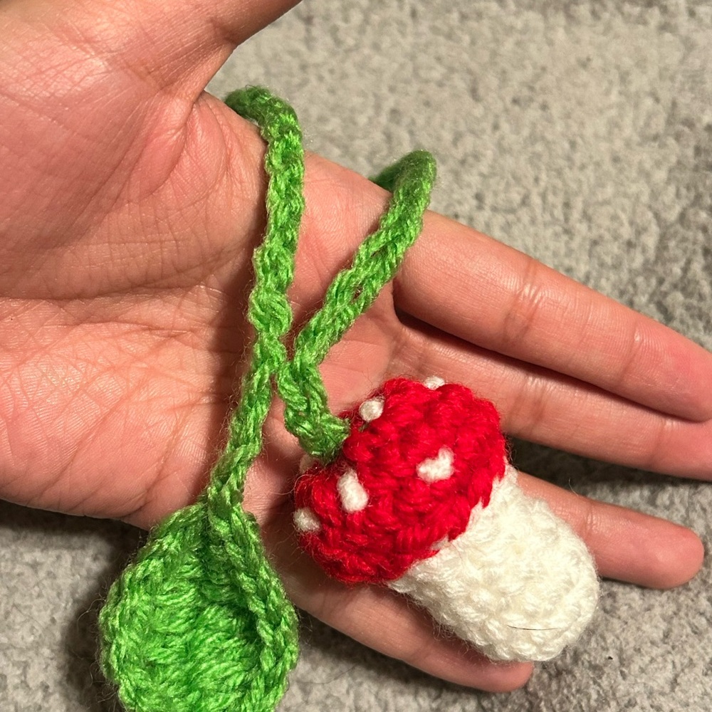 Whimsical Crochet Mushroom & Leaf Bookmark – Fairycore Reading Charm - Picture 3 of 4